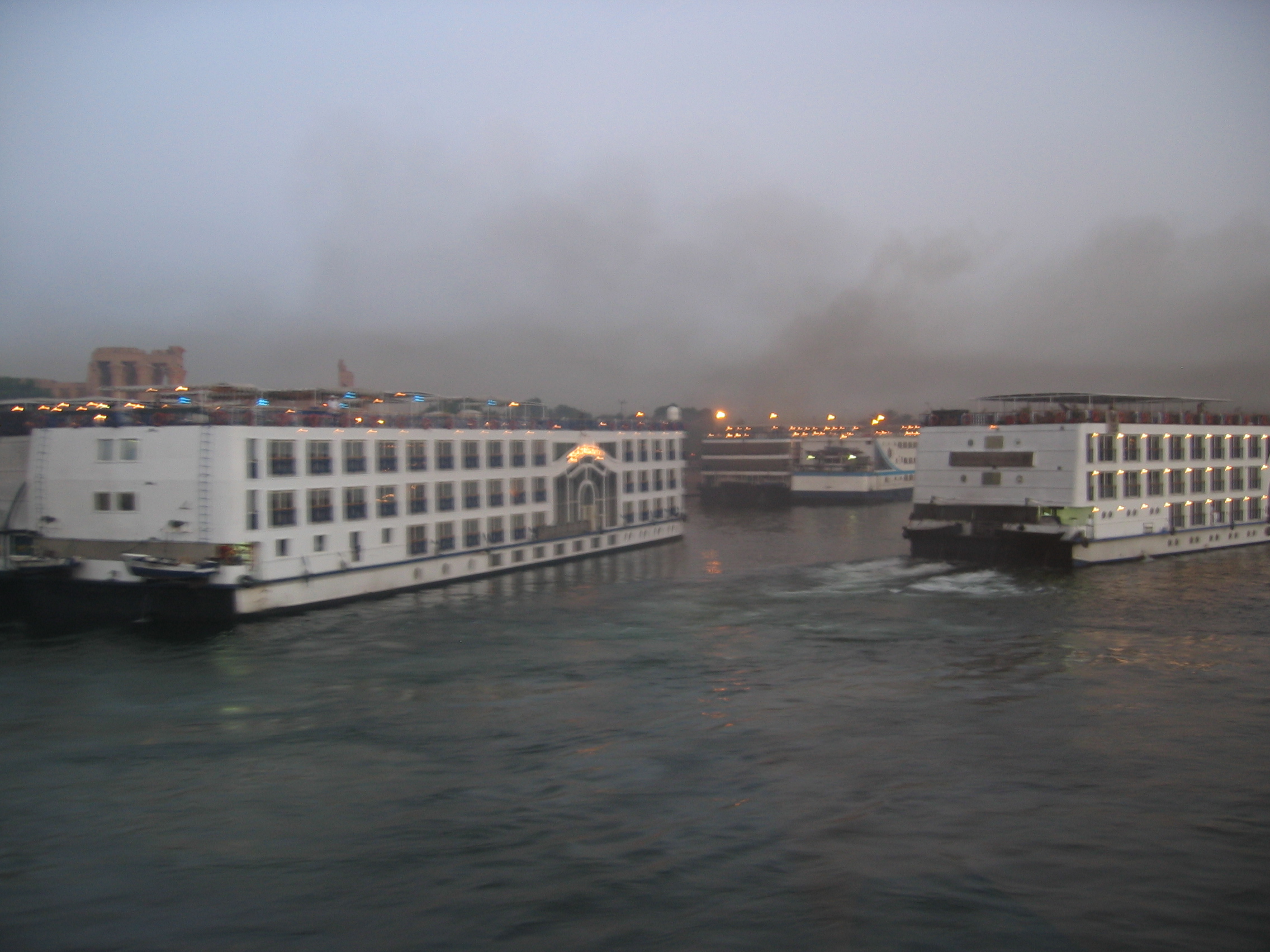 Egipto, 2007. Crucero por el Nilo. Contaminación
