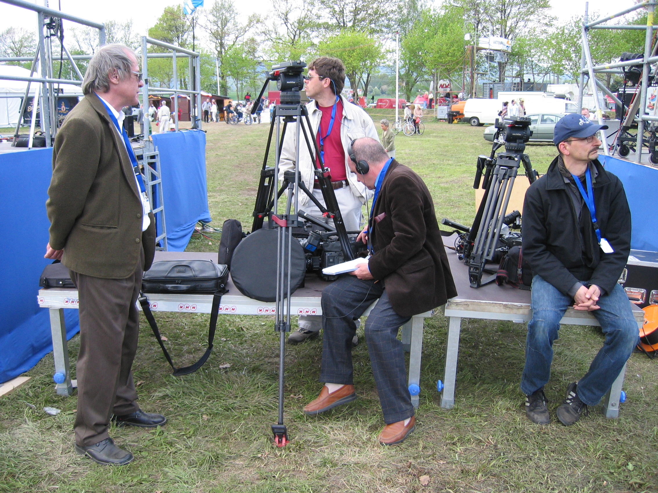 Praga, 2004. Escuchando los discursos