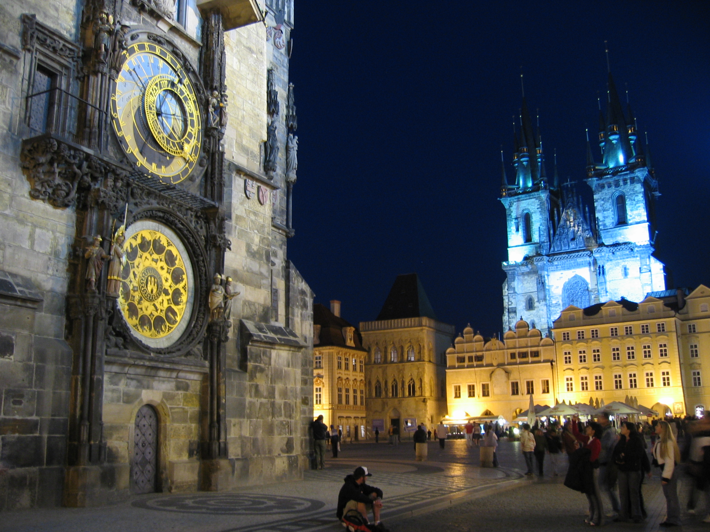Praga, 2004. Reloj y plaza