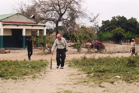 Mozambique, 2003. Jugando con el arito