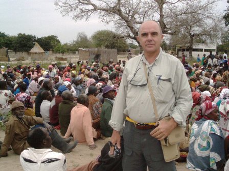 Mozambique, 2003. Asamblea de vecinos en Palmeira