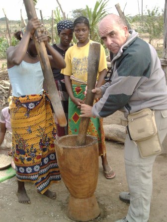 Mozambique, 2003. Moliendo mijo